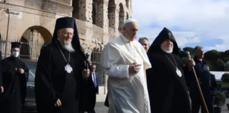 Papa Francisco en Encuentro por la Paz de 2021 en el Coliseo